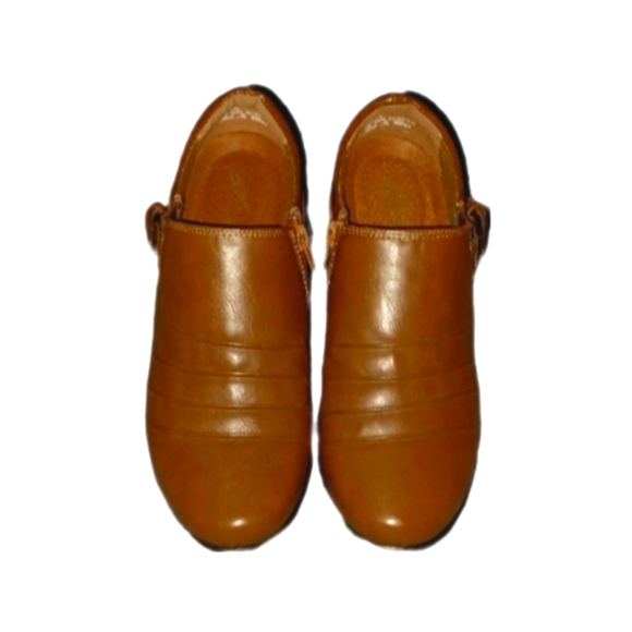 Easy Street Brown Leather Shoes - Picture 3 of 6